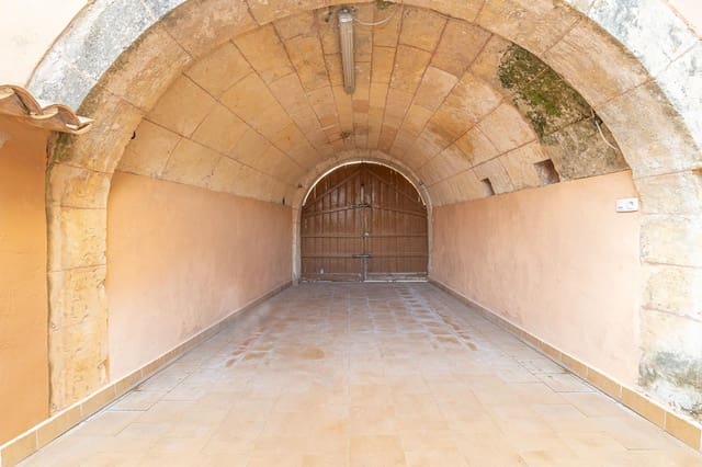 6 soveværelse Byhus til salg i Santa Eugènia med garage - € 750.000 (Ref: 9419801)