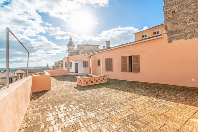 6 soveværelse Byhus til salg i Santa Eugènia med garage - € 750.000 (Ref: 9419801)