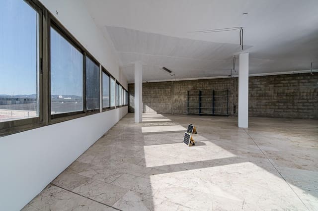 Toimisto myytävänä paikassa Palma de Mallorca mukana 
autotalli - 749 000 € (Ref: 9472990)