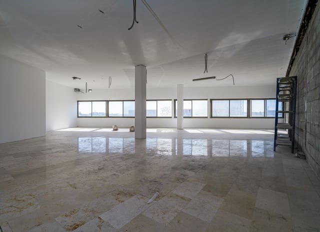 Toimisto myytävänä paikassa Palma de Mallorca mukana 
autotalli - 749 000 € (Ref: 9472990)