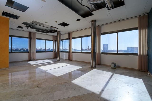 Toimisto myytävänä paikassa Palma de Mallorca mukana 
autotalli - 749 000 € (Ref: 9472990)
