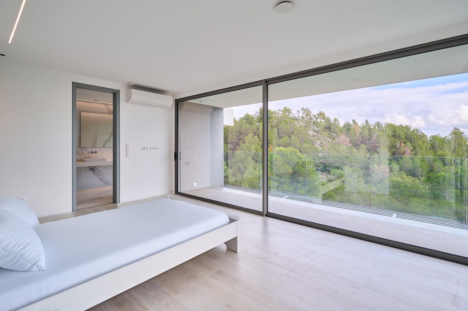 5 bedroom Villa for sale in Son Vida with pool garage - € 5,400,000 (Ref: 9497276)