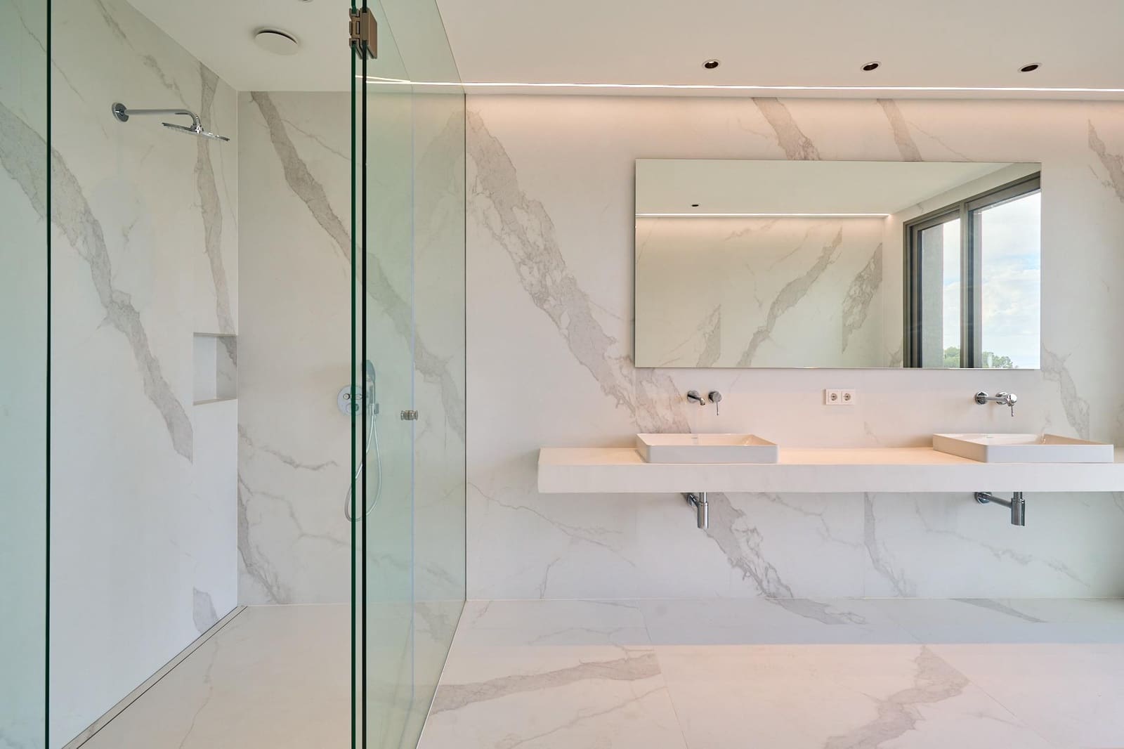 5 bedroom Villa for sale in Son Vida with pool garage - € 5,400,000 (Ref: 9497276)