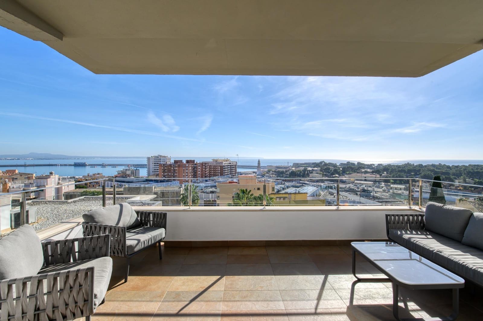 3 quarto Apartamento para arrendar em Palma de Mallorca com piscina garagem - 3 700 € (Ref: 9508917)