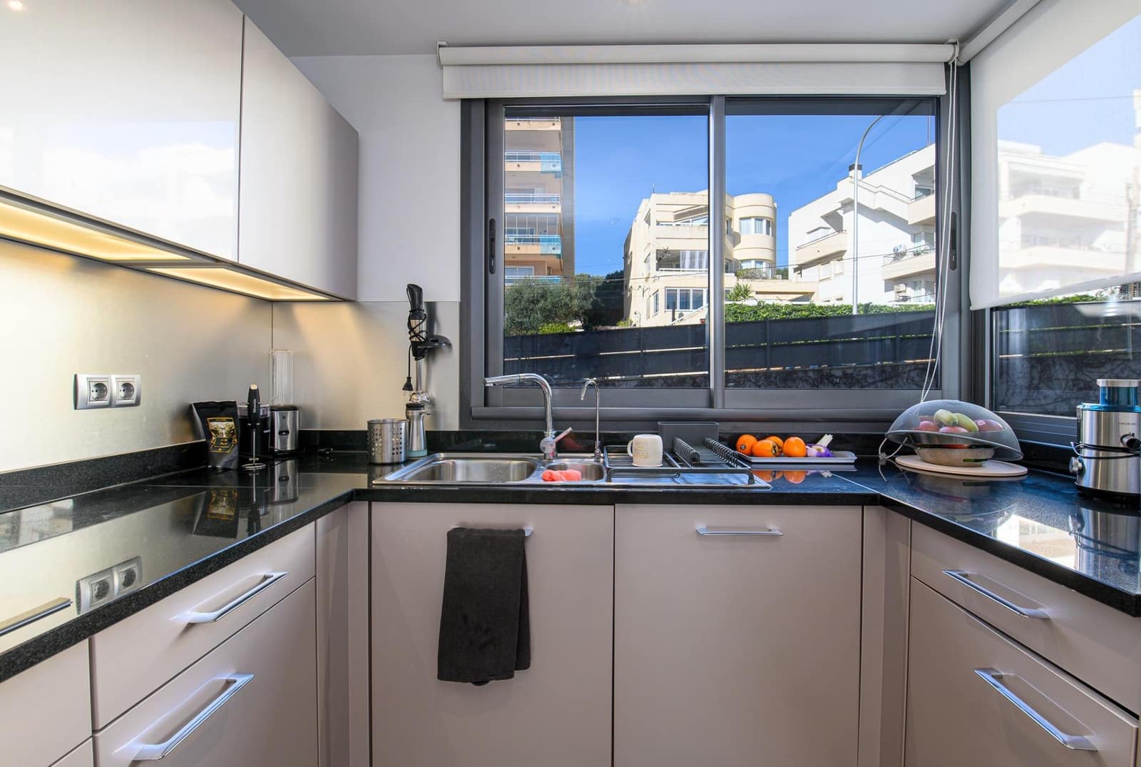 3 quarto Apartamento para arrendar em Palma de Mallorca com piscina garagem - 3 700 € (Ref: 9508917)