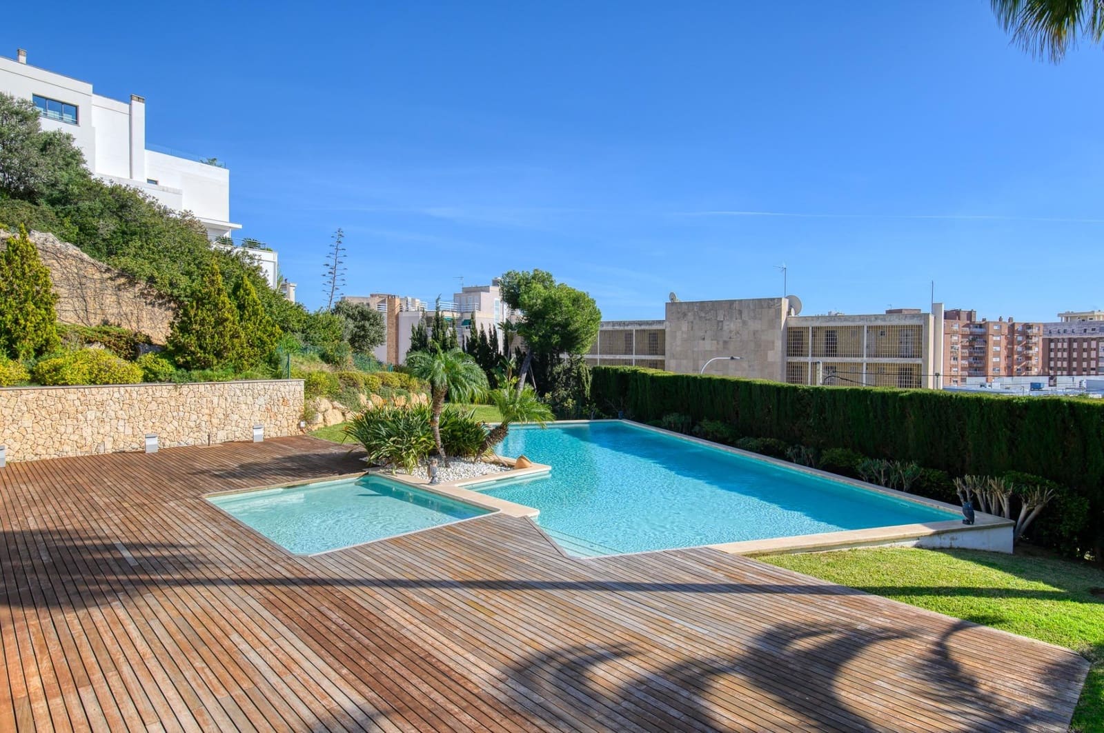 3 quarto Apartamento para arrendar em Palma de Mallorca com piscina garagem - 3 700 € (Ref: 9508917)