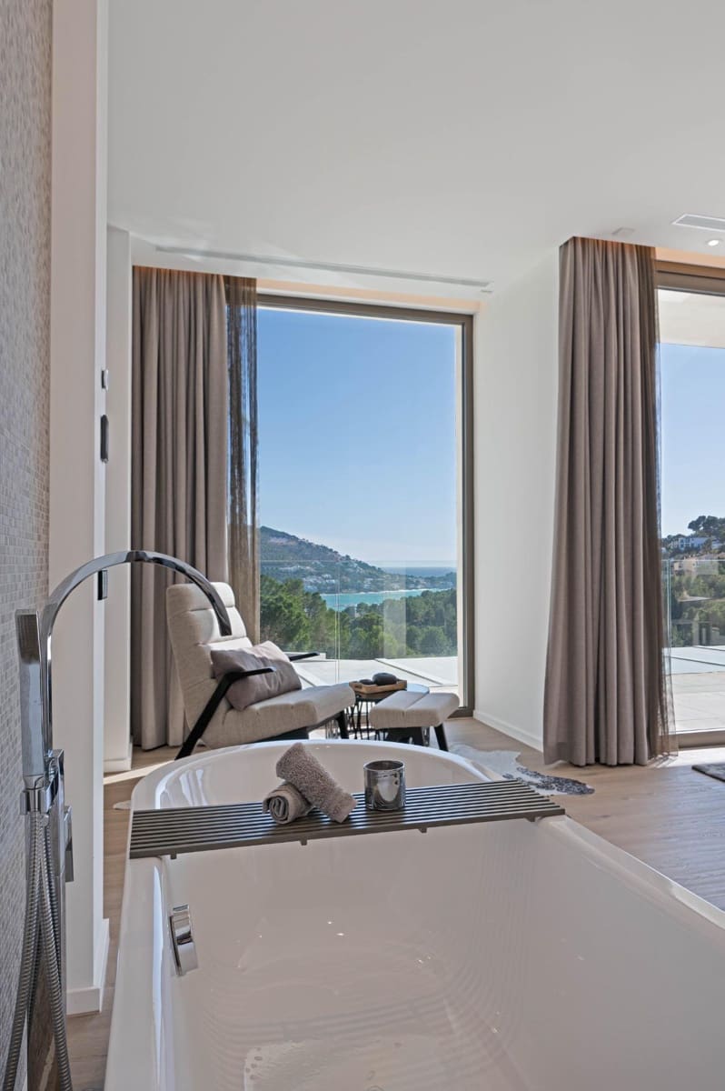 5 bedroom Villa for sale in Puerto de Andratx with pool - € 6,950,000 (Ref: 9530882)