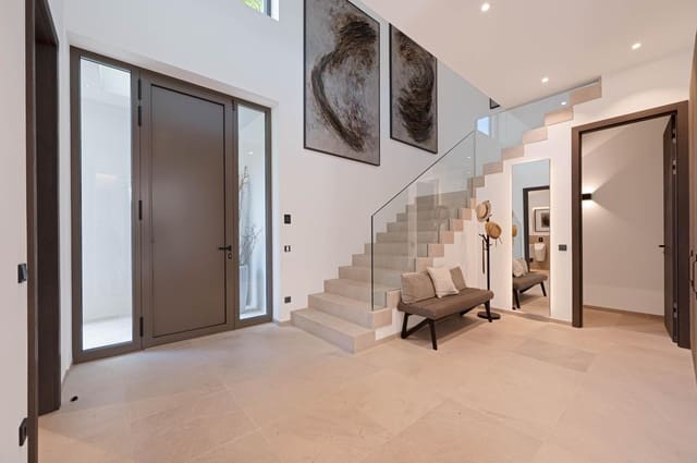 5 bedroom Villa for sale in Puerto de Andratx, Andratx with pool - € 6,950,000 (Ref: 9530882)