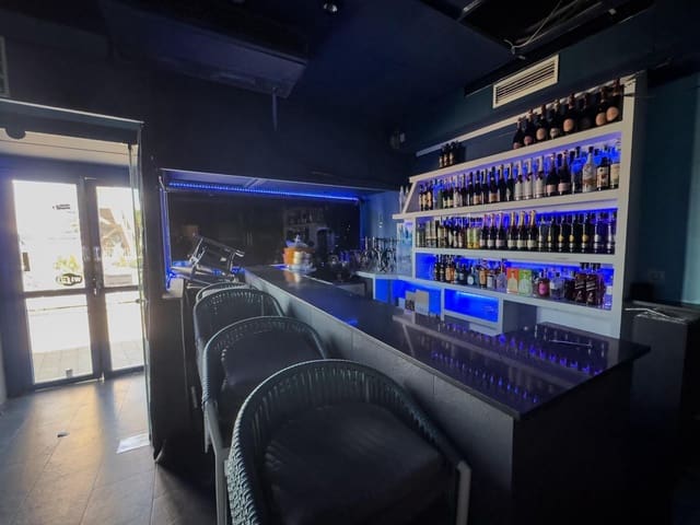 Kaupallinen vuokrattavana paikassa Palma de Mallorca - 3 500 € (Ref: 9533805)