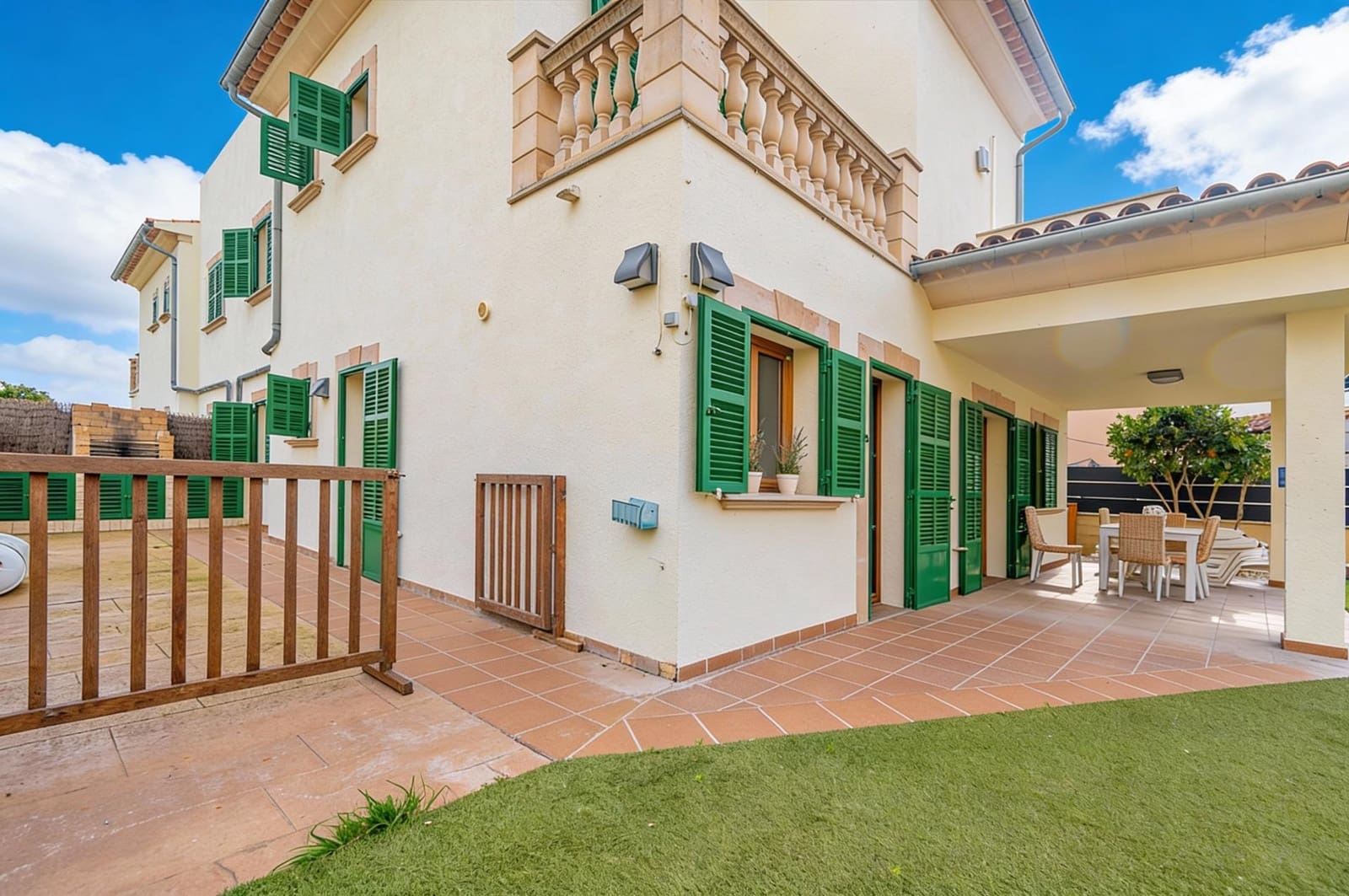 3 bedroom Terraced Villa for sale in Porreres with garage - € 724,000 (Ref: 9533806)