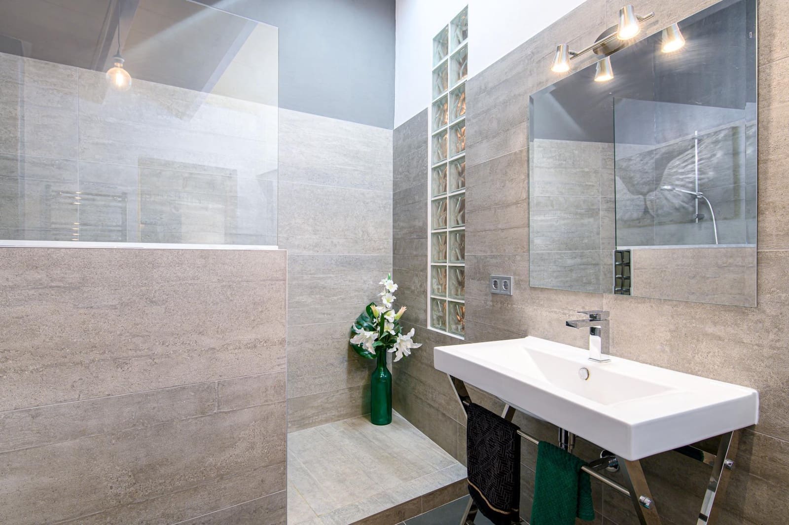 2 bedroom Penthouse for sale in Palma de Mallorca - € 650,000 (Ref: 9565299)