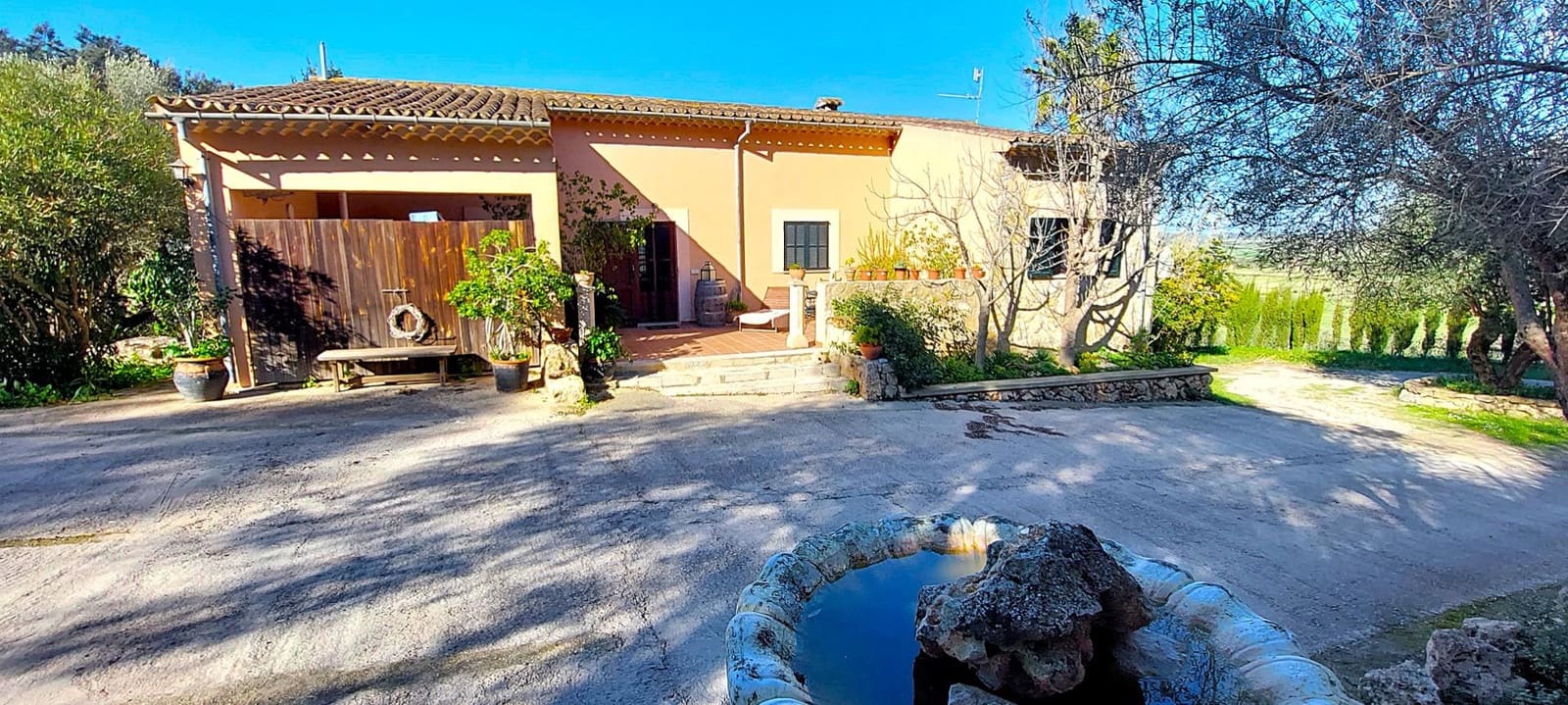 2 bedroom Finca/Country House for rent in Sineu with garage - € 2,500 (Ref: 9586554)