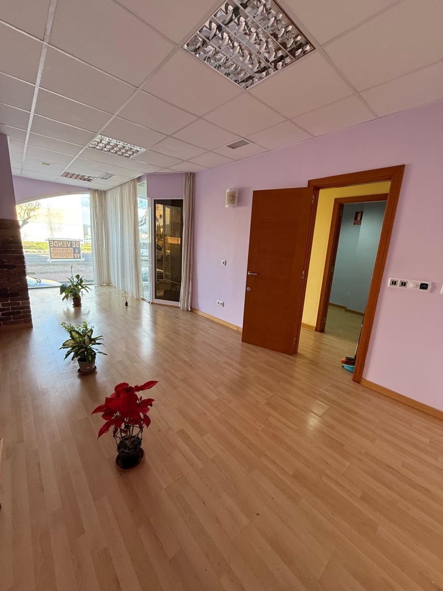 Kommersiell till salu i Sa Pobla med garage - 170 000 € (Ref: 9586556)