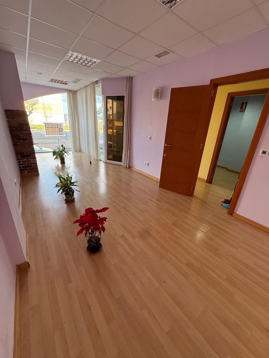 Kommersiell till salu i Sa Pobla med garage - 170 000 € (Ref: 9586556)