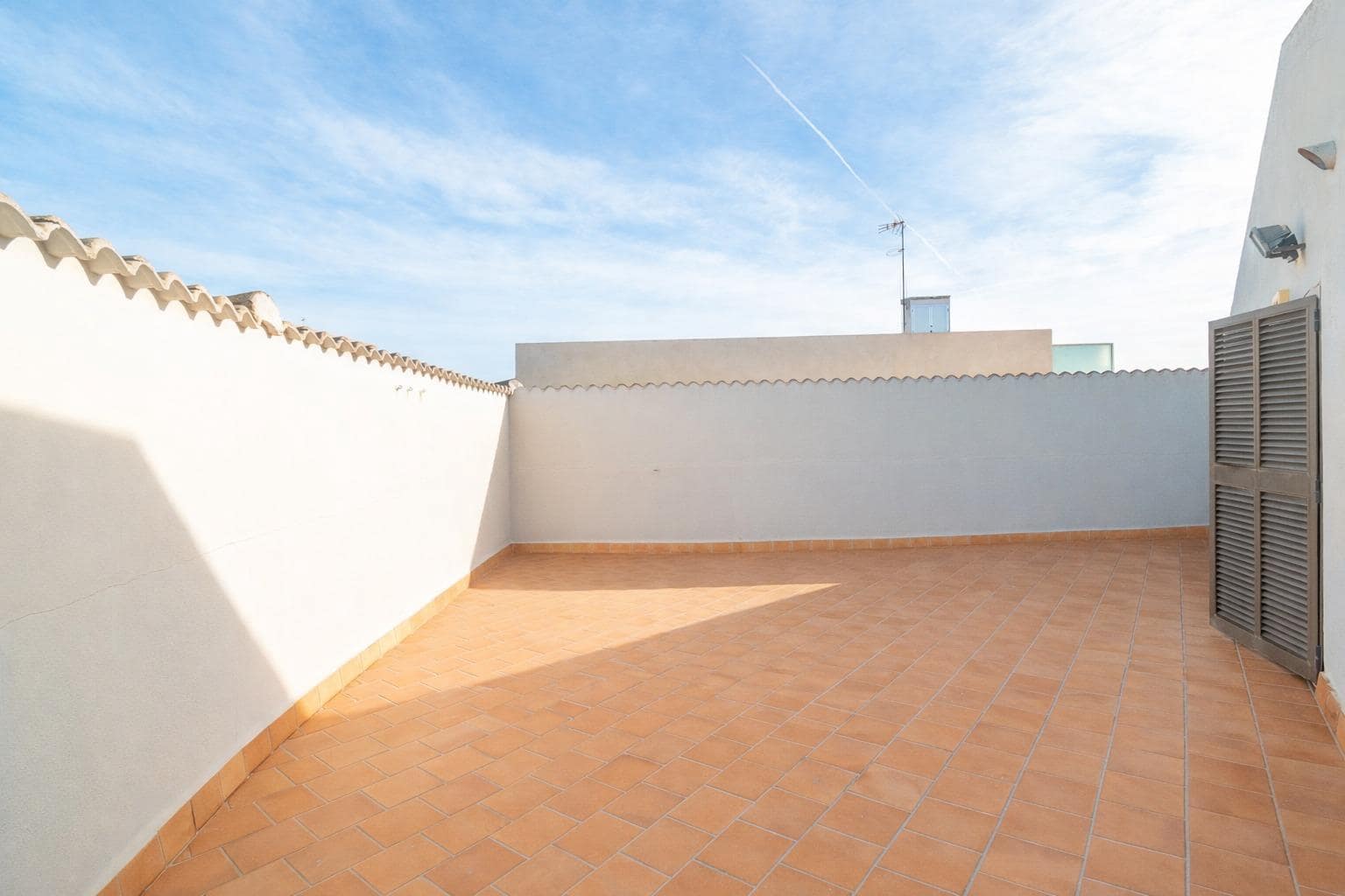 5 bedroom Office for sale in Palma de Mallorca - € 359,000 (Ref: 9608116)