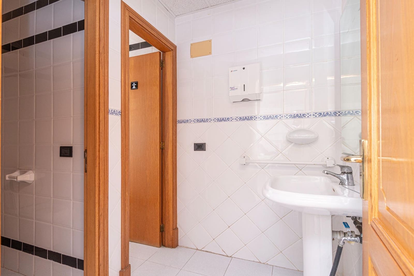 5 bedroom Office for sale in Palma de Mallorca - € 359,000 (Ref: 9608116)