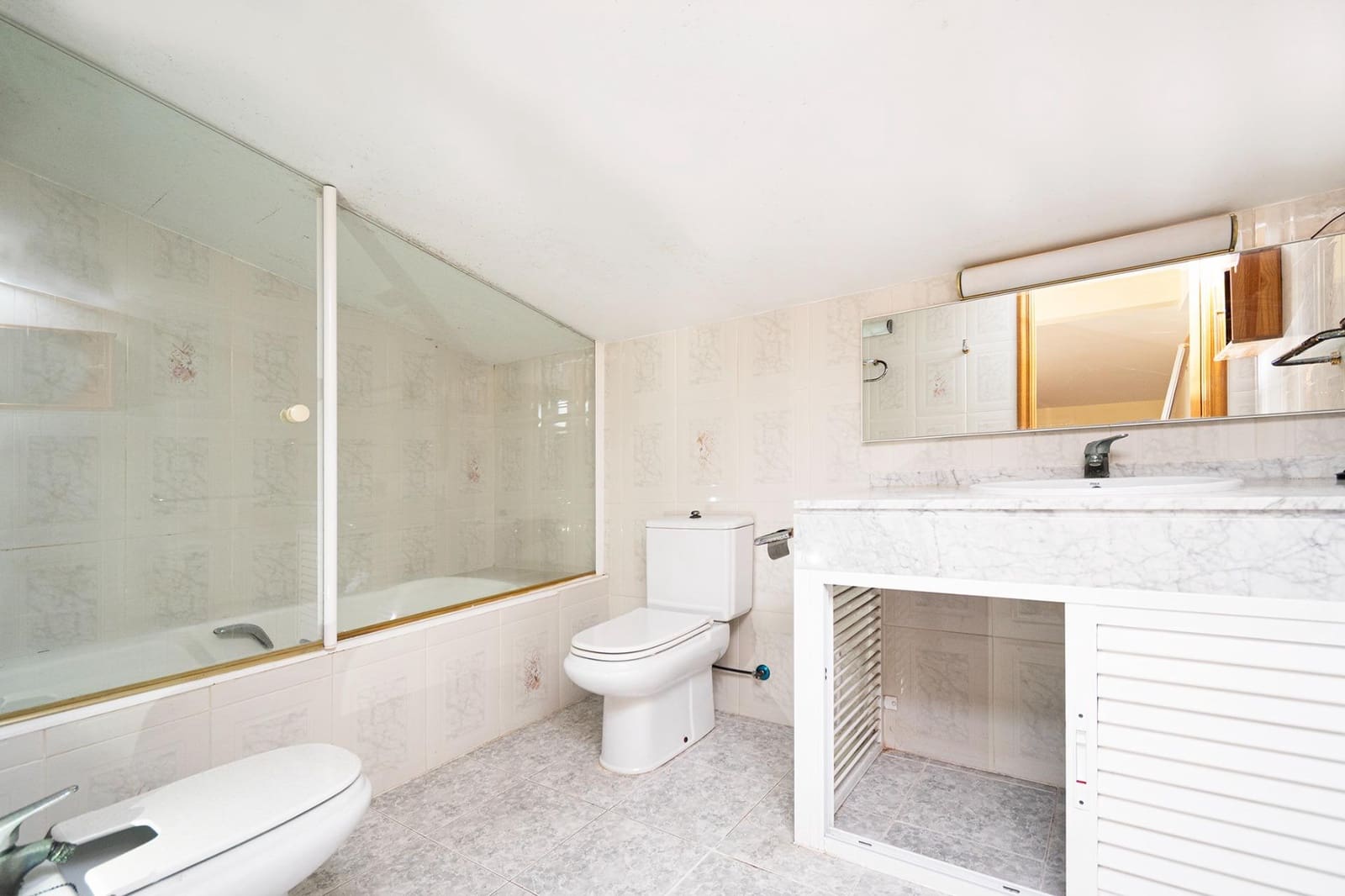 5 bedroom Office for sale in Palma de Mallorca - € 359,000 (Ref: 9608116)