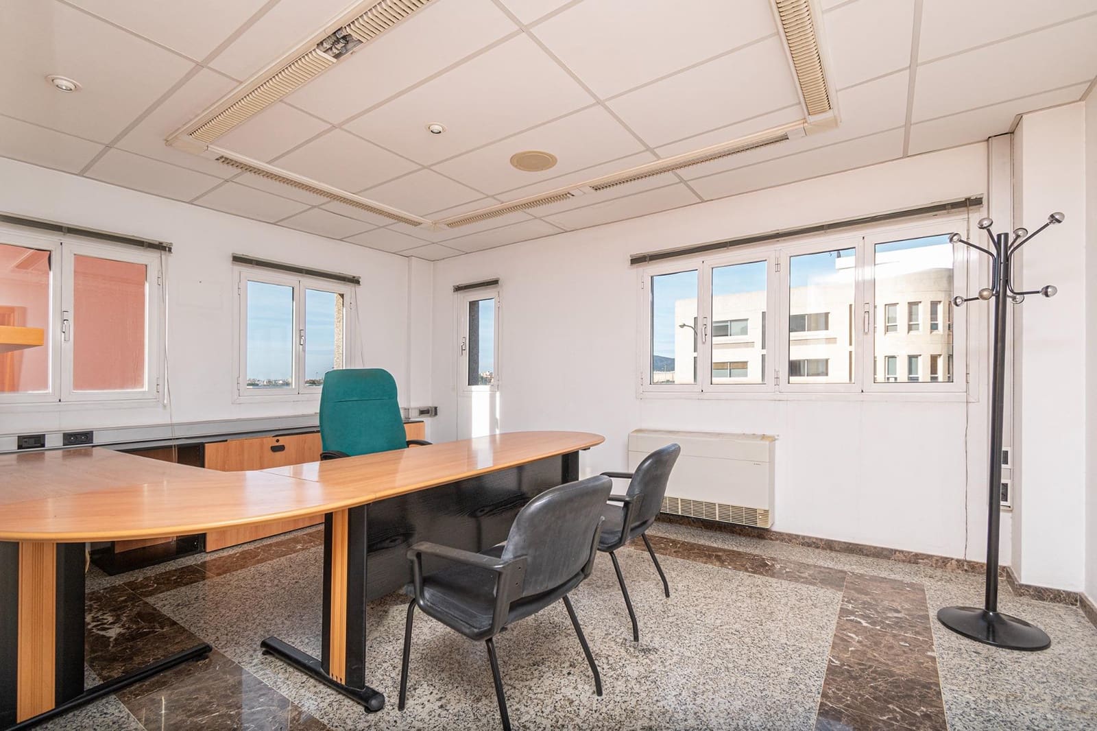 5 bedroom Office for sale in Palma de Mallorca - € 359,000 (Ref: 9608116)