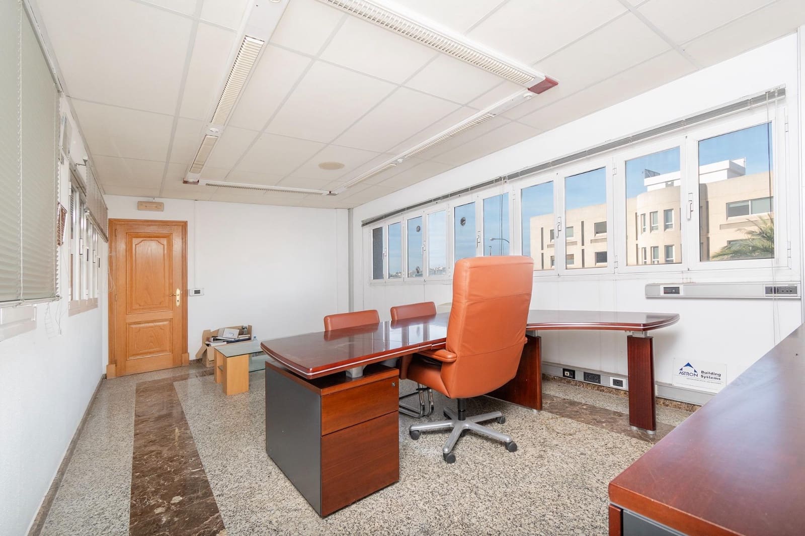 5 bedroom Office for sale in Palma de Mallorca - € 359,000 (Ref: 9608116)
