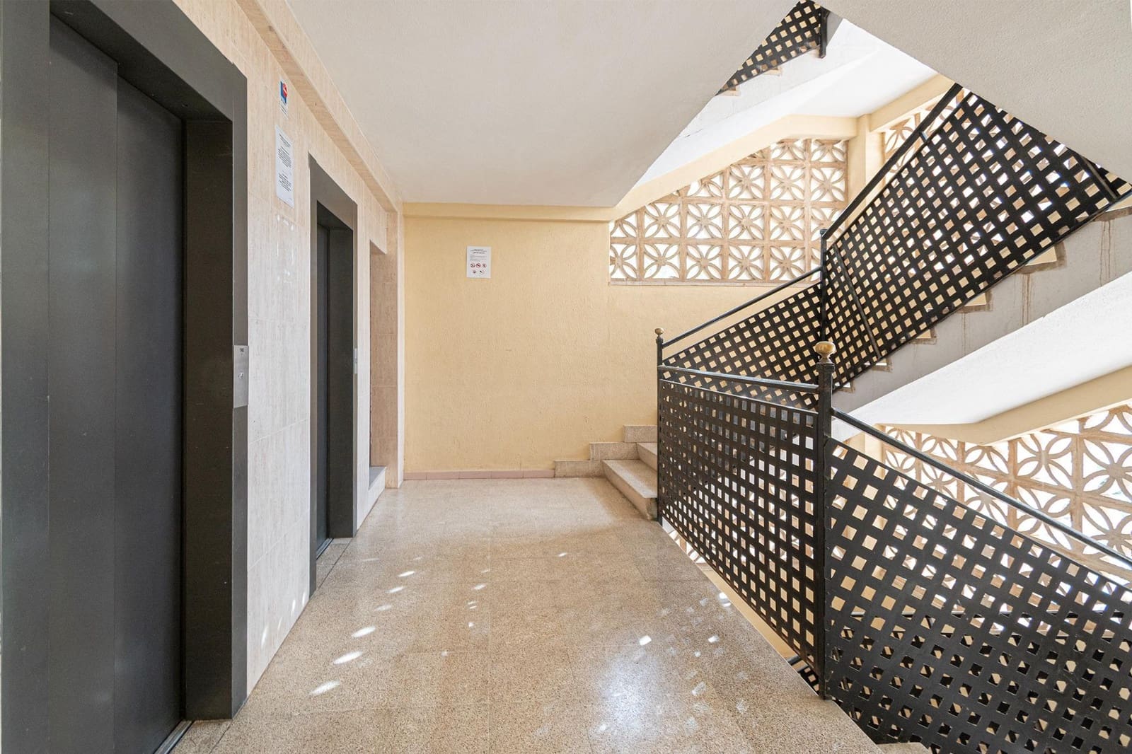 2 makuuhuone Asunto myytävänä paikassa Magalluf - 280 000 € (Ref: 9677532)