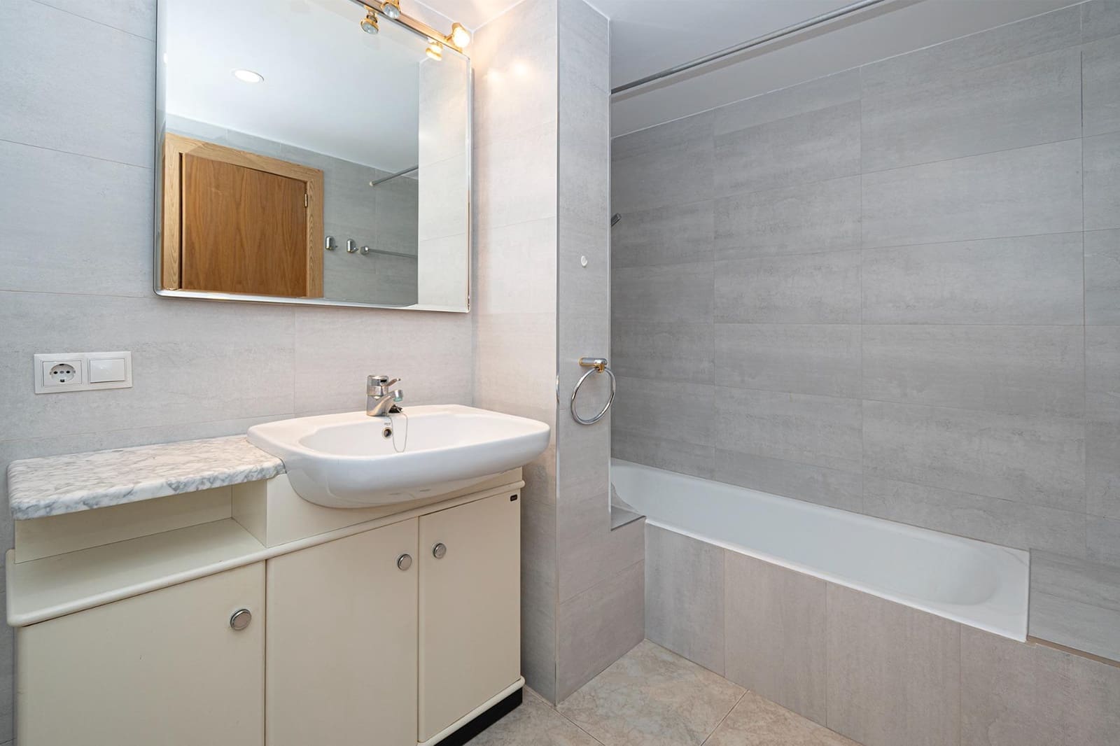 6 bedroom Penthouse for sale in Palma de Mallorca with garage - € 1,260,000 (Ref: 9721735)