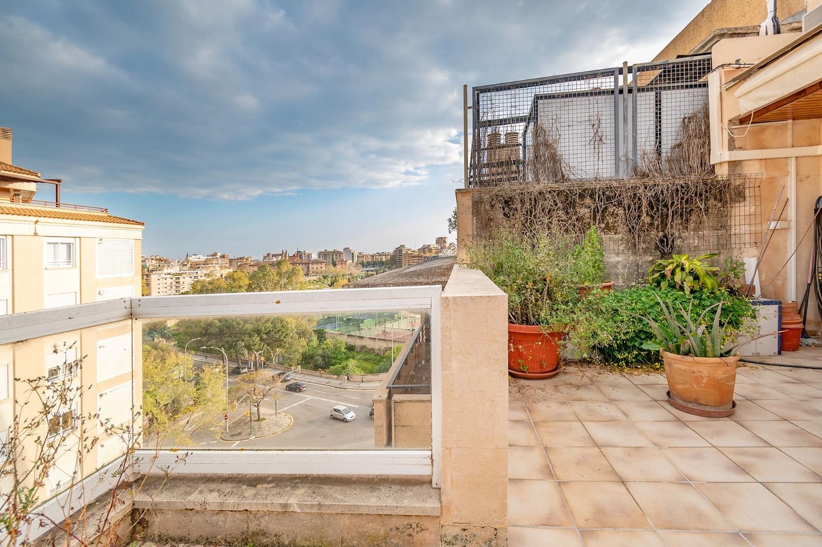 6 bedroom Penthouse for sale in Palma de Mallorca with garage - € 1,260,000 (Ref: 9721735)