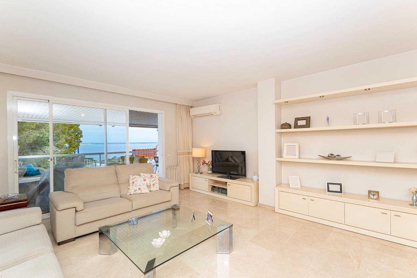 4 bedroom Flat for sale in Cas Catala with pool garage - € 2,125,000 (Ref: 9721736)
