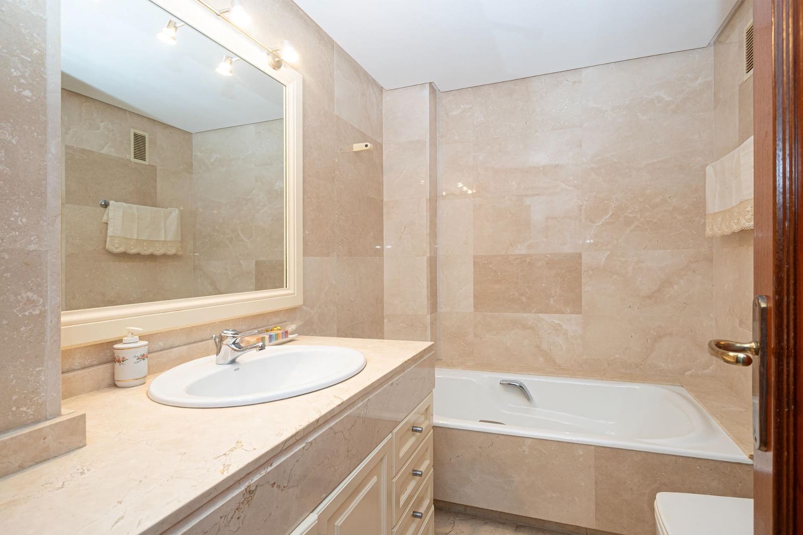 4 bedroom Flat for sale in Cas Catala with pool garage - € 2,125,000 (Ref: 9721736)