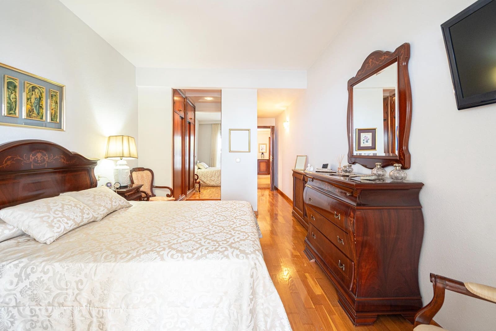 4 bedroom Flat for sale in Cas Catala with pool garage - € 2,125,000 (Ref: 9721736)