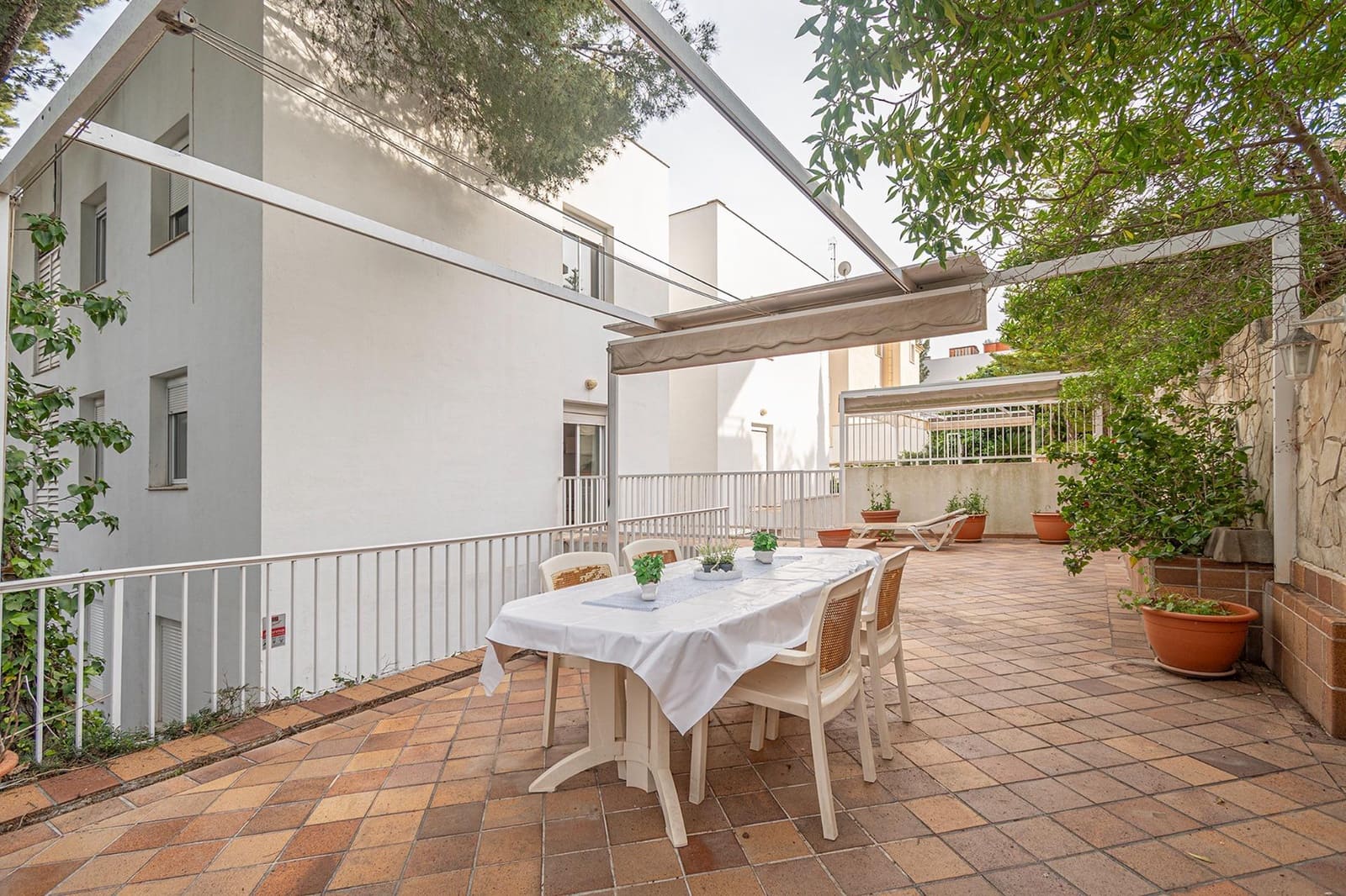 4 bedroom Flat for sale in Cas Catala with pool garage - € 2,125,000 (Ref: 9721736)