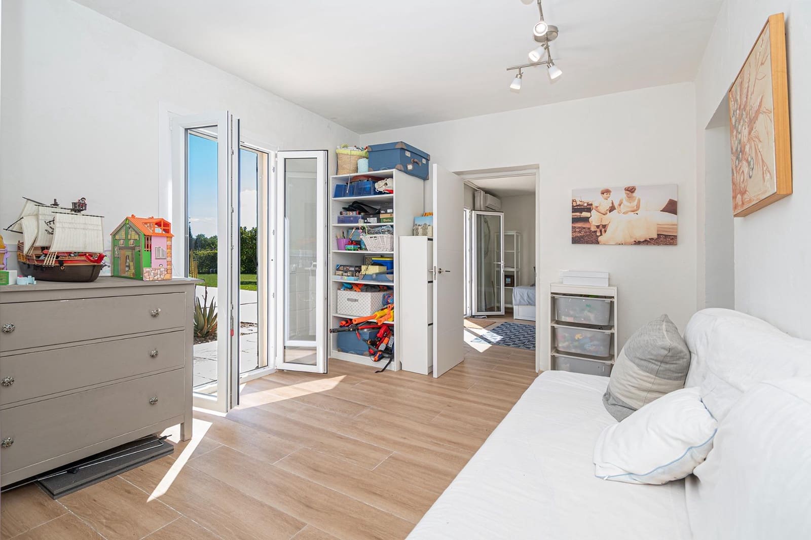 6 bedroom Villa for sale in Son Sardina with pool - € 2,400,000 (Ref: 9738595)