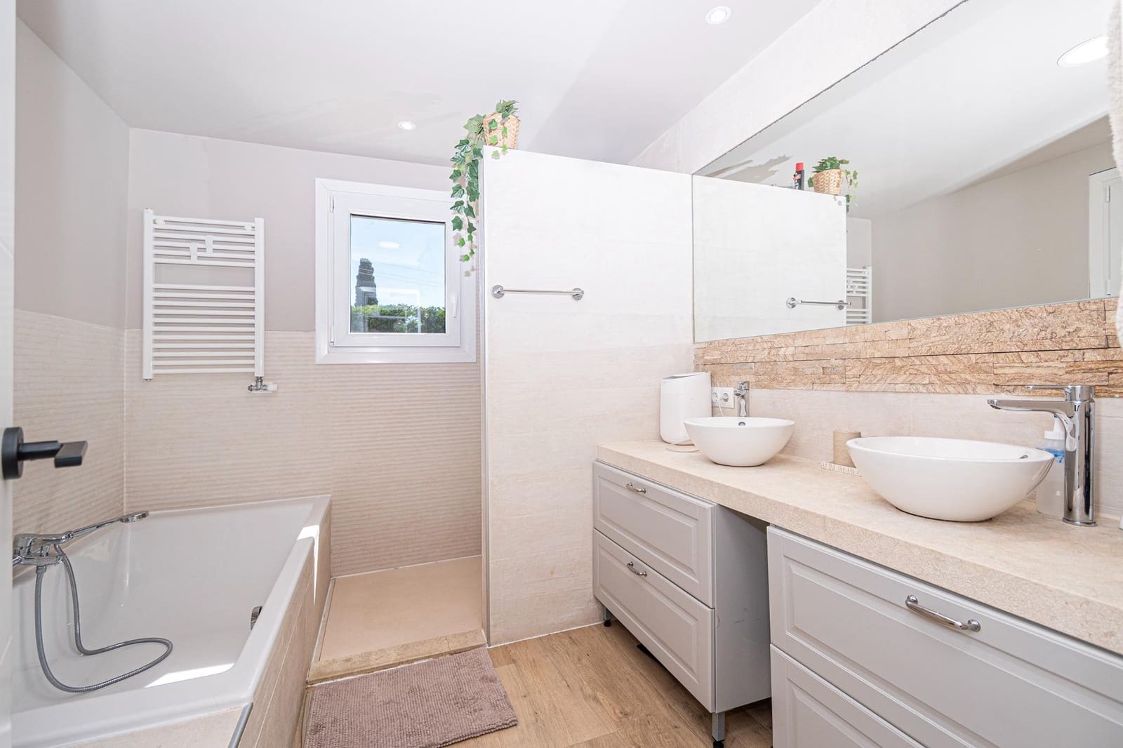 6 bedroom Villa for sale in Son Sardina with pool - € 2,400,000 (Ref: 9738595)