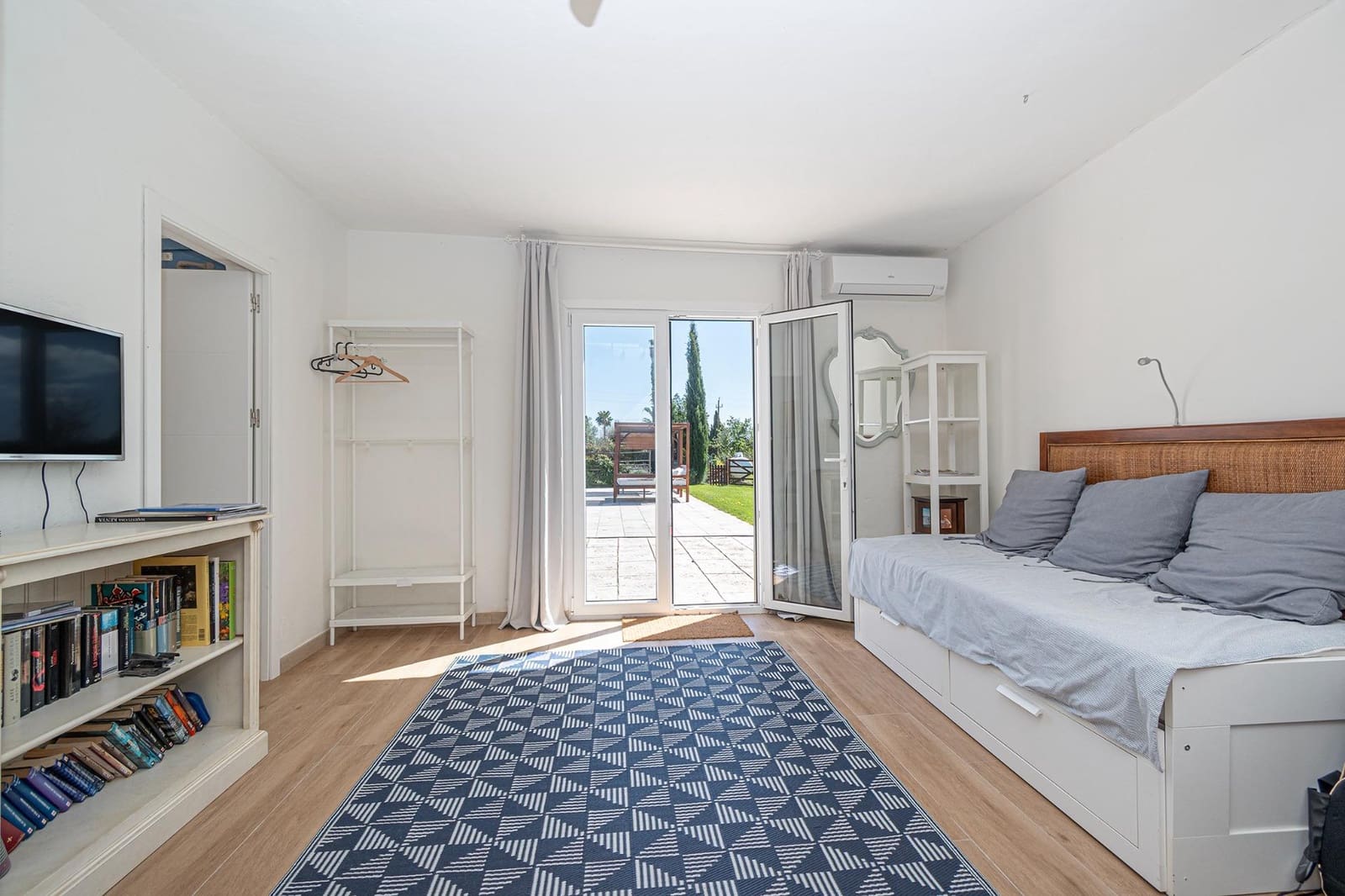 6 bedroom Villa for sale in Son Sardina with pool - € 2,400,000 (Ref: 9738595)