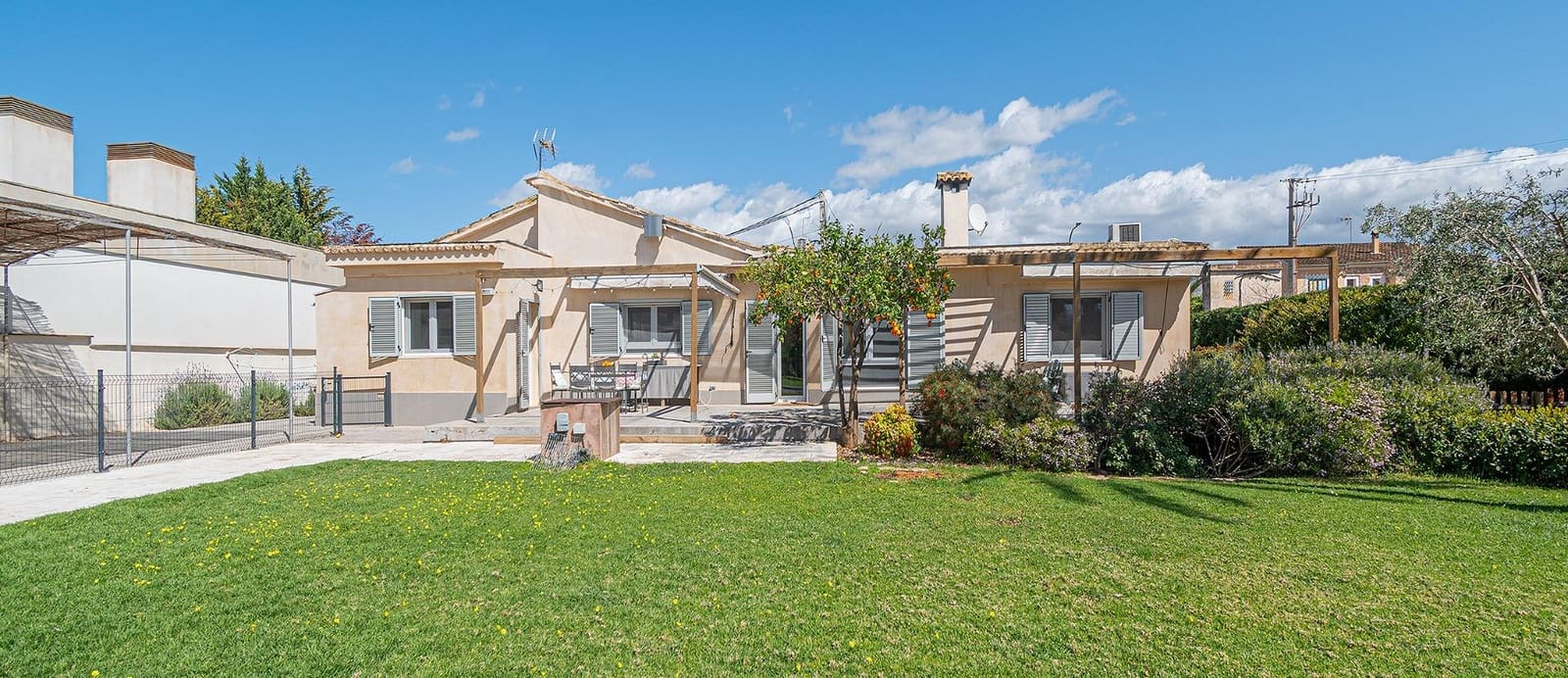 6 bedroom Villa for sale in Son Sardina with pool - € 2,400,000 (Ref: 9738595)