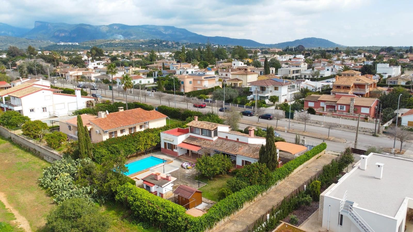 Chalet de 4 habitaciones en Palmanyola en venta con garaje - 865.000 € (Ref: 9770699)