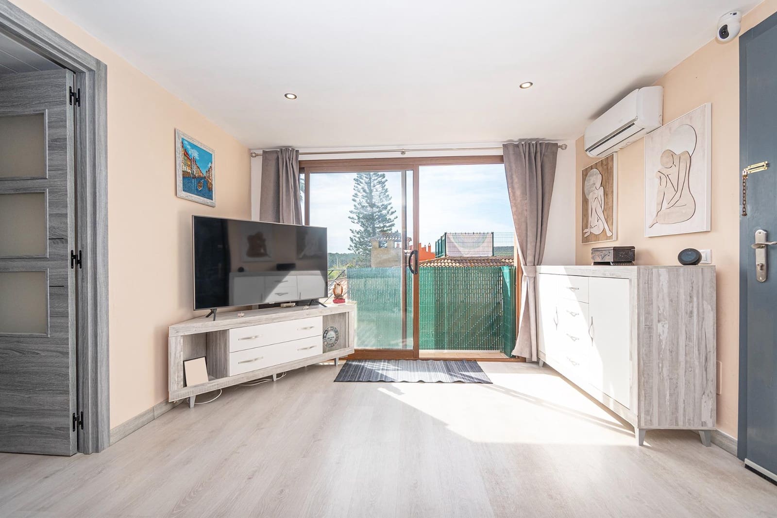 2 slaapkamer Flat te koop in Son Ferrer met garage - € 305.000 (Ref: 9780596)