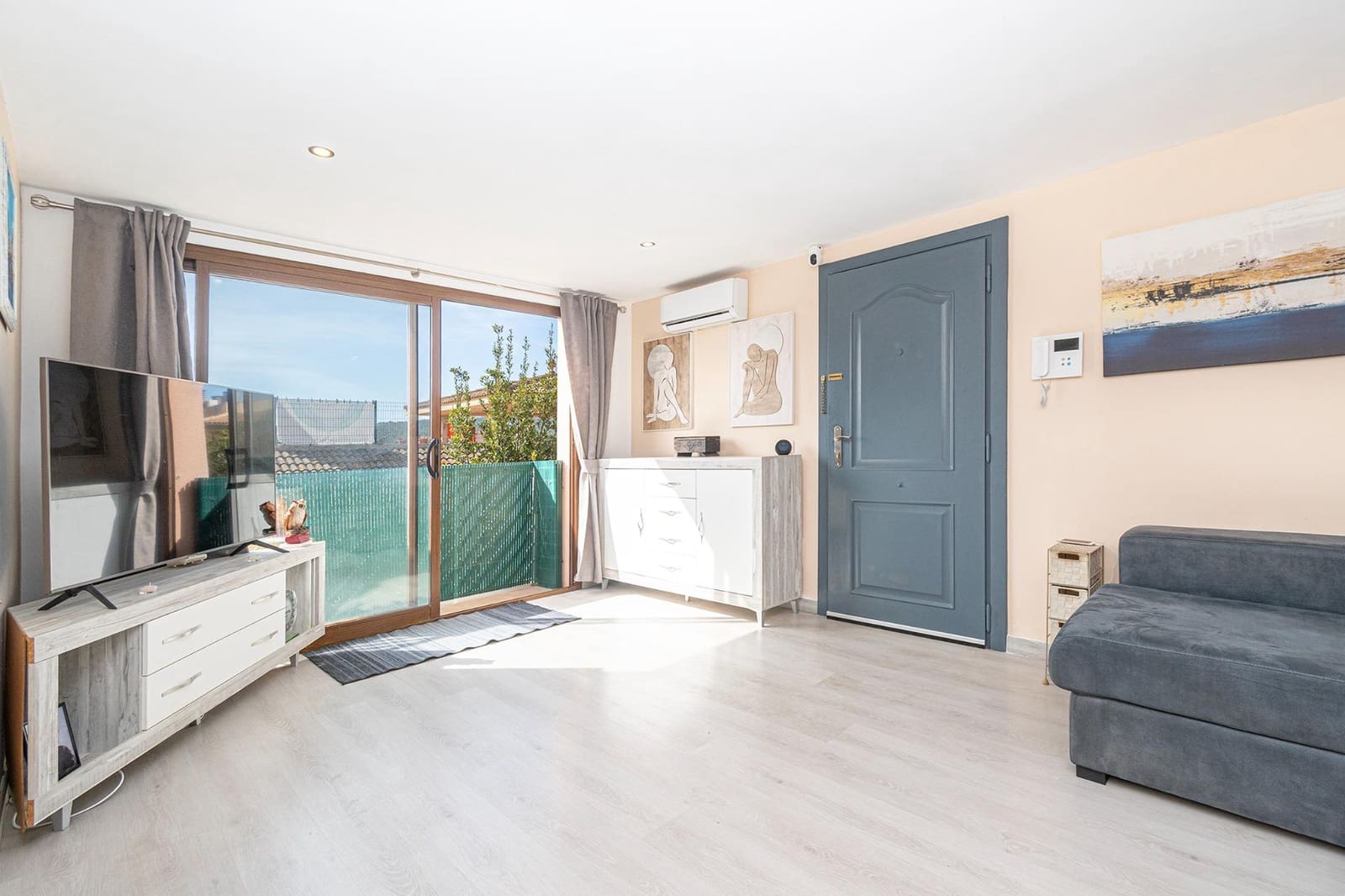 2 slaapkamer Flat te koop in Son Ferrer met garage - € 305.000 (Ref: 9780596)