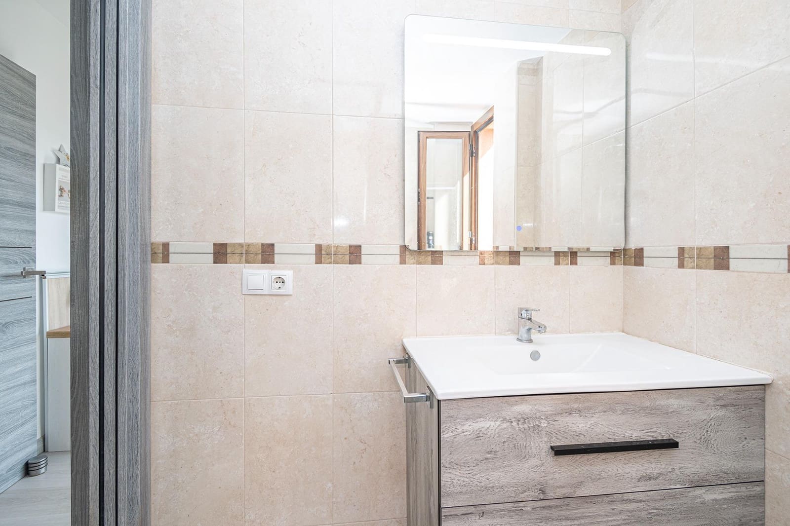 2 slaapkamer Flat te koop in Son Ferrer met garage - € 305.000 (Ref: 9780596)