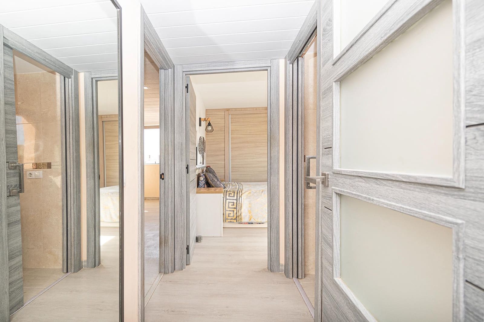2 slaapkamer Flat te koop in Son Ferrer met garage - € 305.000 (Ref: 9780596)