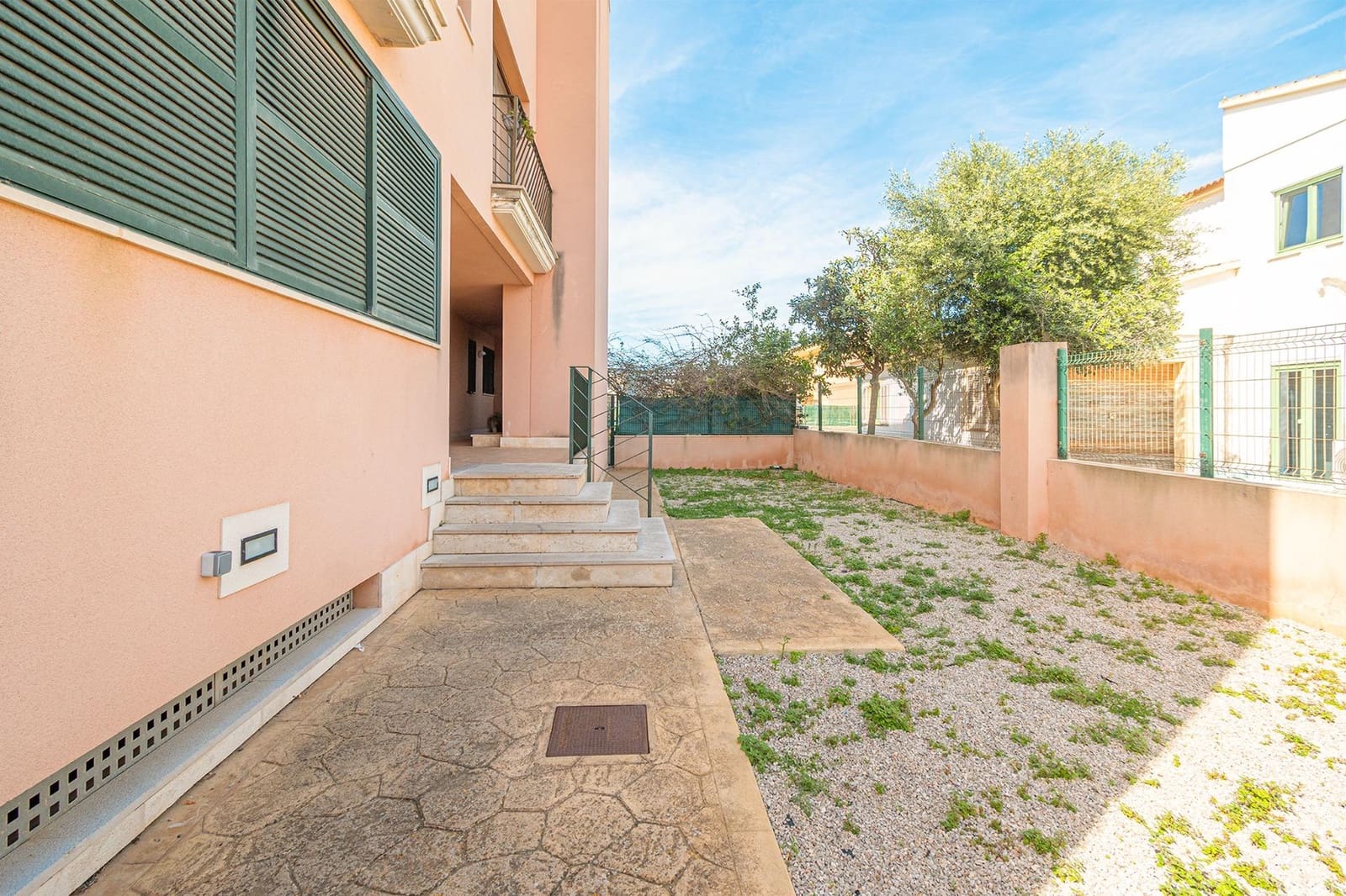 2 slaapkamer Flat te koop in Son Ferrer met garage - € 305.000 (Ref: 9780596)