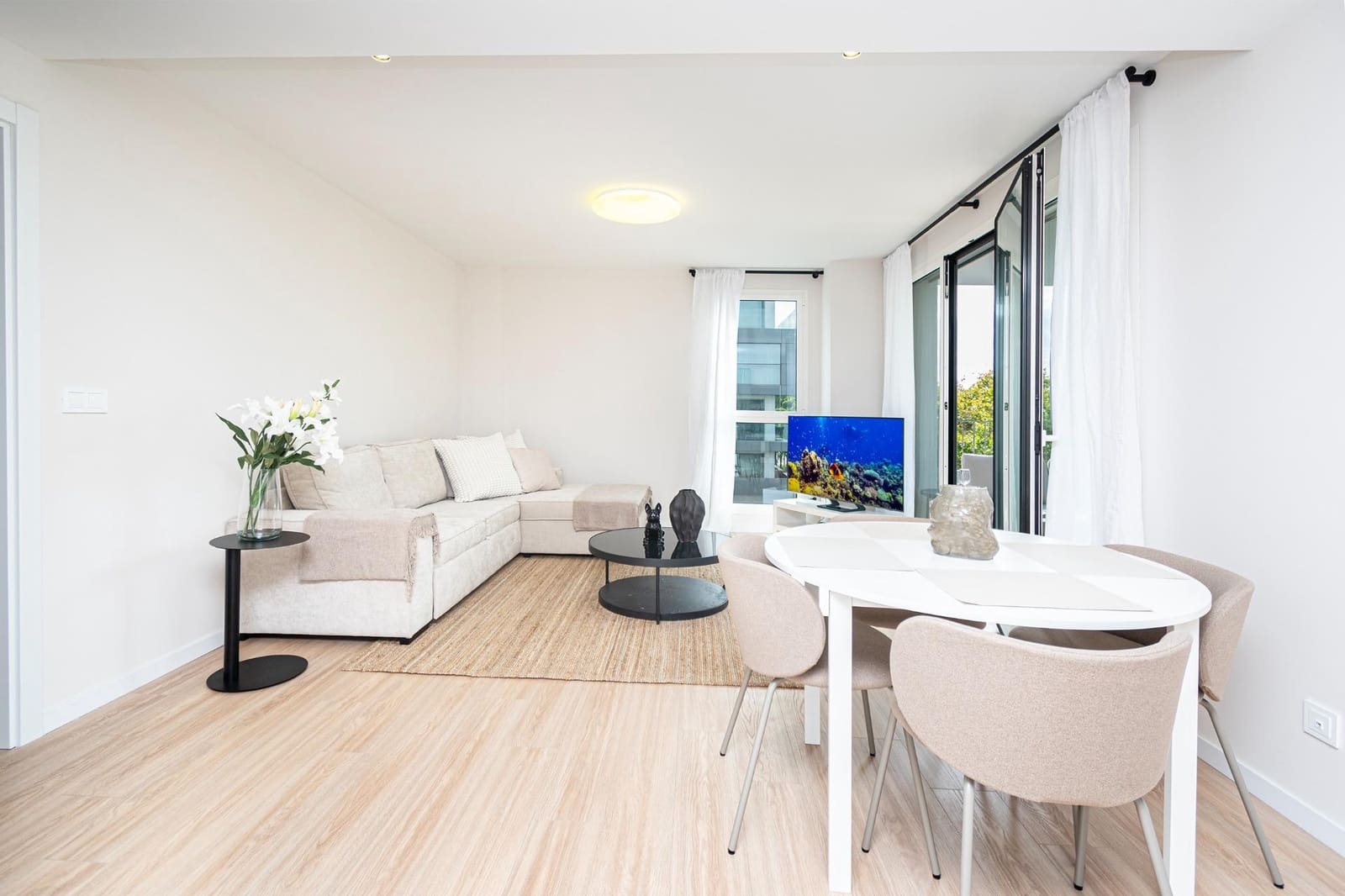 2 soverom Leilighet til leie i Palma de Mallorca med svømmebasseng garasje - € 3 300 (Ref: 9791088)