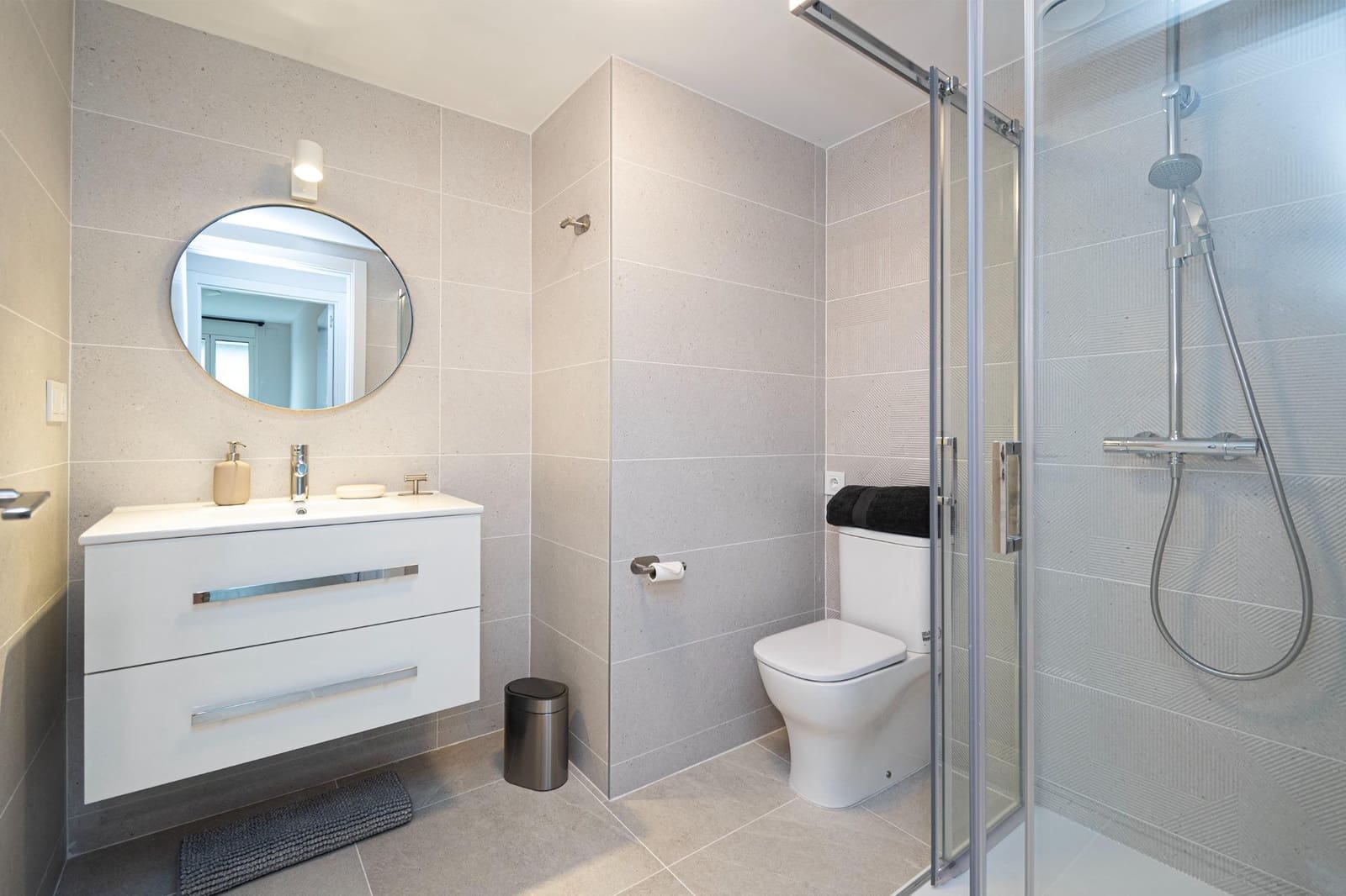 2 soverom Leilighet til leie i Palma de Mallorca med svømmebasseng garasje - € 3 300 (Ref: 9791088)