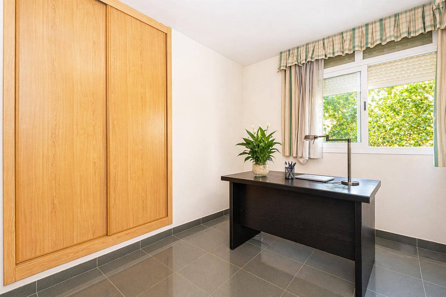 3 sovrum Lägenhet till salu i Palma de Mallorca med garage - 470 000 € (Ref: 9808015)