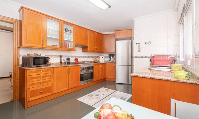 3 sovrum Lägenhet till salu i Arxiduc, Palma de Mallorca med garage - 470 000 € (Ref: 9808015)