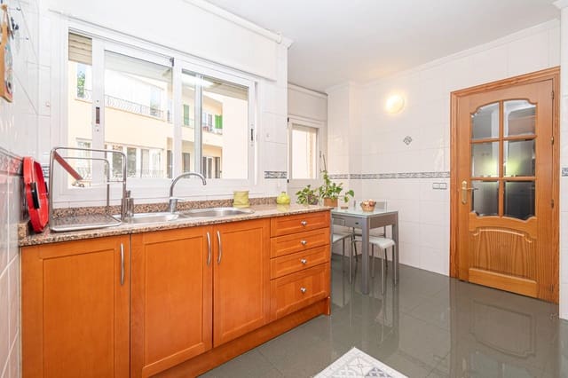 3 sovrum Lägenhet till salu i Arxiduc, Palma de Mallorca med garage - 470 000 € (Ref: 9808015)