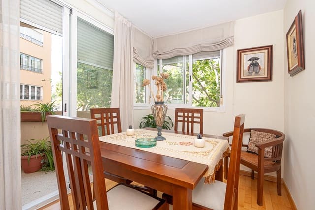 3 sovrum Lägenhet till salu i Arxiduc, Palma de Mallorca med garage - 470 000 € (Ref: 9808015)