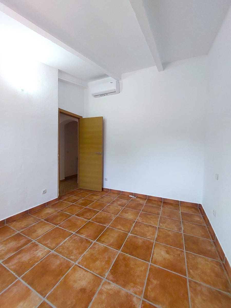 3 bedroom Finca/Country House for rent in Alaro with garage - € 2,250 (Ref: 9811947)
