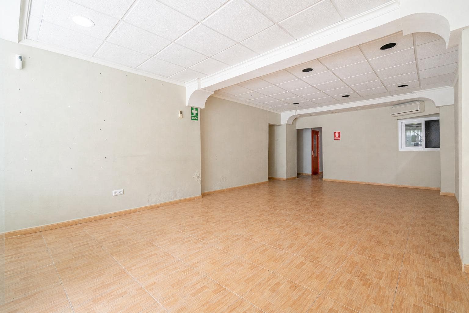 2 bedroom Terraced Villa for sale in Palma de Mallorca with garage - € 349,000 (Ref: 9818270)