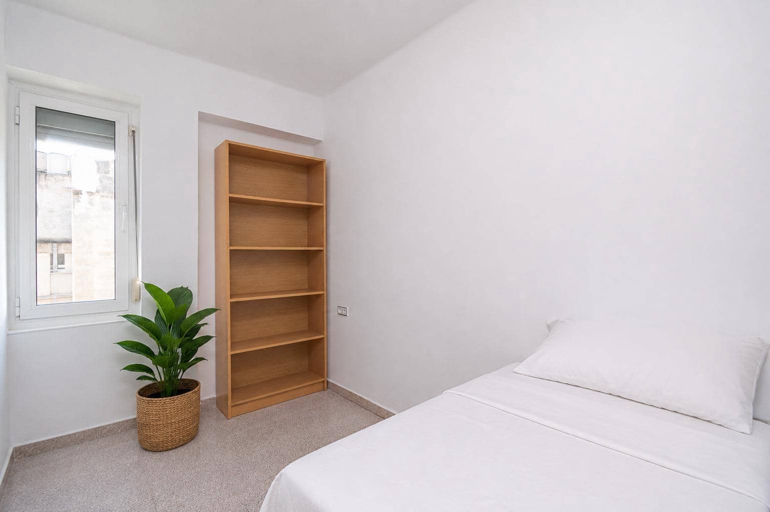 3 bedroom Flat for sale in Palma de Mallorca - € 300,000 (Ref: 9843426)