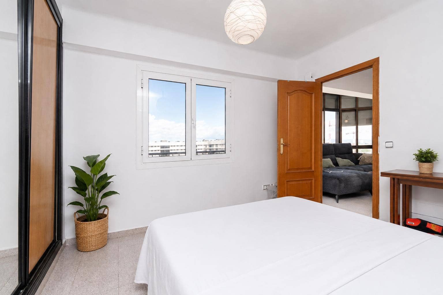 3 bedroom Flat for sale in Palma de Mallorca - € 300,000 (Ref: 9843426)